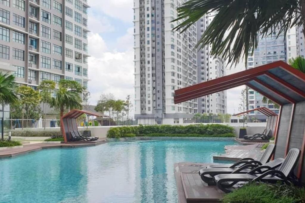 The Icon4 In Ioi Mall Putrajaya, Netflix Apartment
